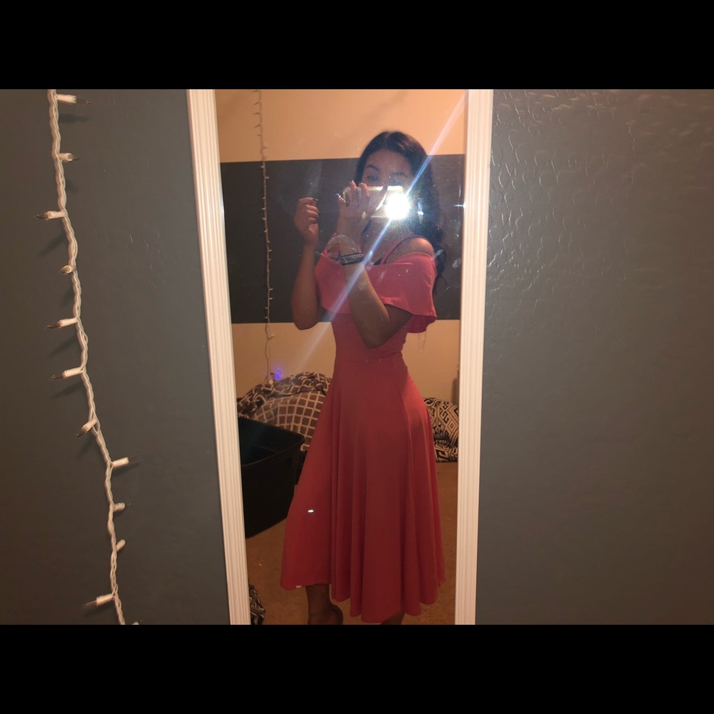 Long off the shoulder dress🥰